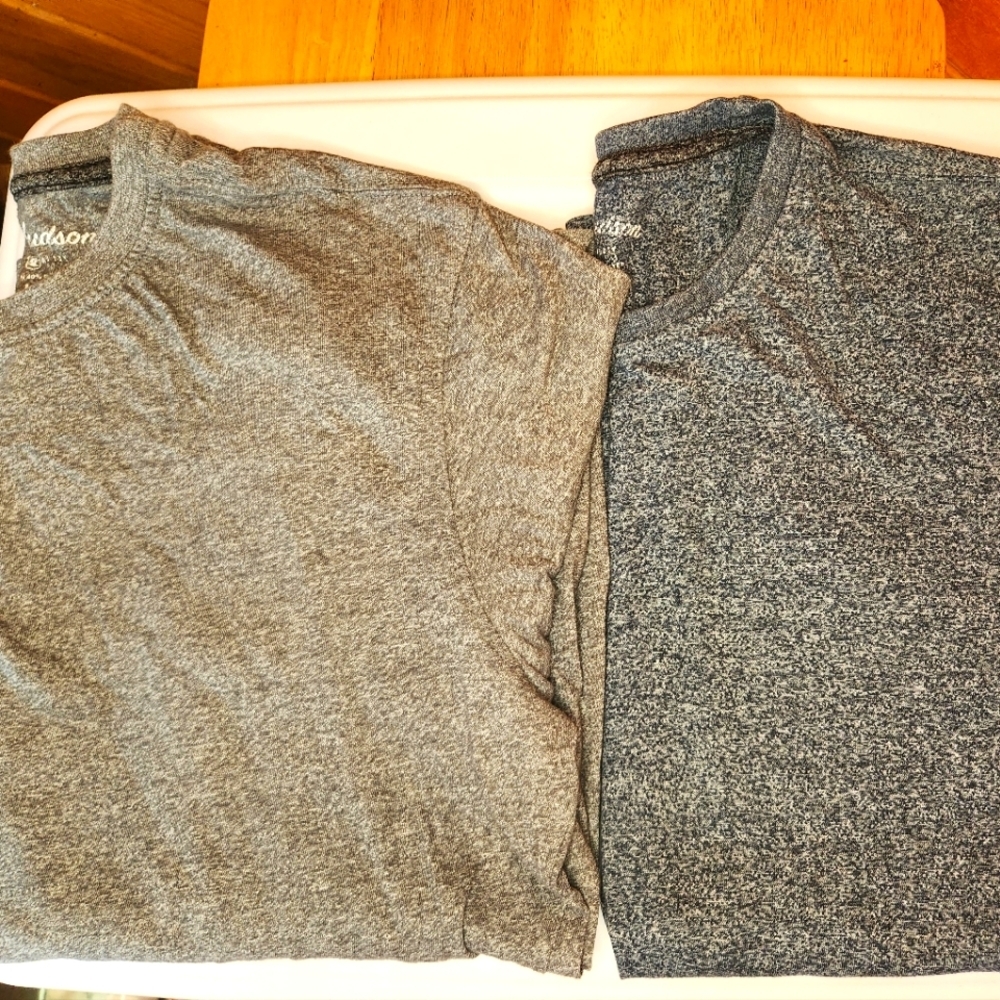 2 North Hudson large mens gray tshirts